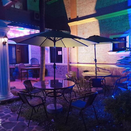 Gardensuite Hotel Anunas Bagian luar foto
