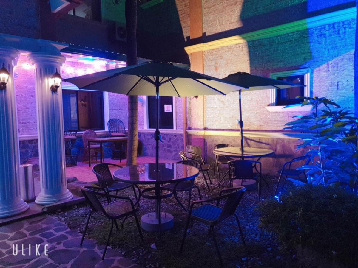 Gardensuite Hotel Anunas Bagian luar foto